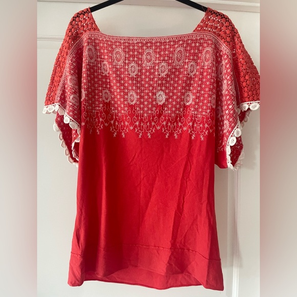 📍Unique Find - Got Many Compliments - Deep Orange Red Top ❤️‍🔥 - Picture 5 of 5